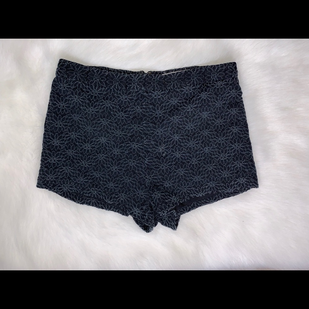 Free People Black Lace Mini Shorts Sz 4